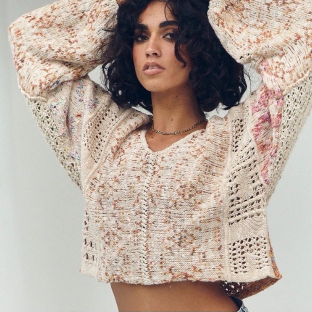 Free People V-Neck Cropped Linen Blend RainSong Off-Shoulder Cropped Sweater NWT - Picture 2 of 11
